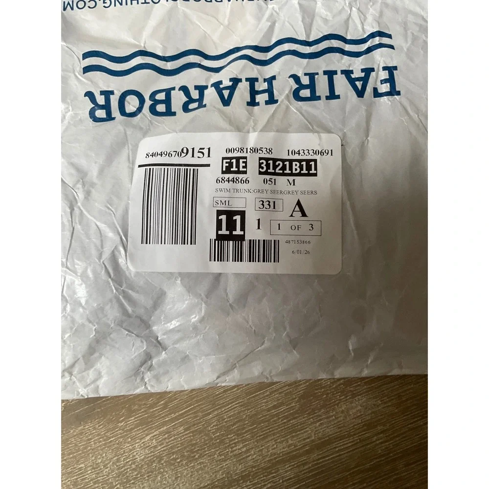 Fair Harbor Bayberry Trunk Swim Shorts Grey Seersucker Medium New With Tags